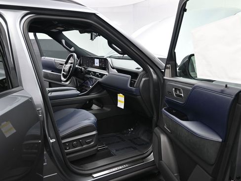 New 2026 INFINITI QX80 4WD w/ Sport Exterior Package image 20