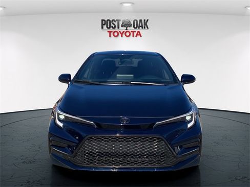 Used 2025 Toyota Corolla SE image 2