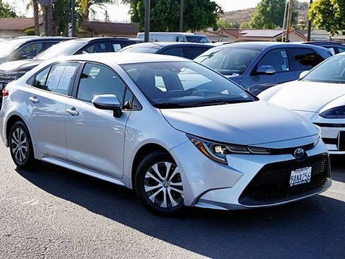 Used 2022 Toyota Corolla LE FWD image 3