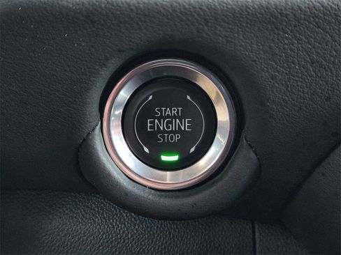 Used 2025 Chevrolet Suburban LS image 21