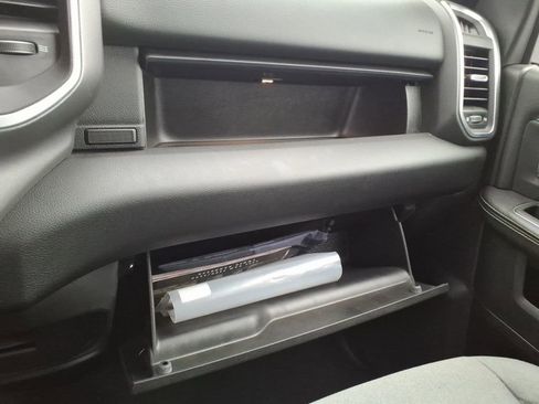 Used 2024 RAM 2500 Big Horn w/ Bed Utility Group image 27