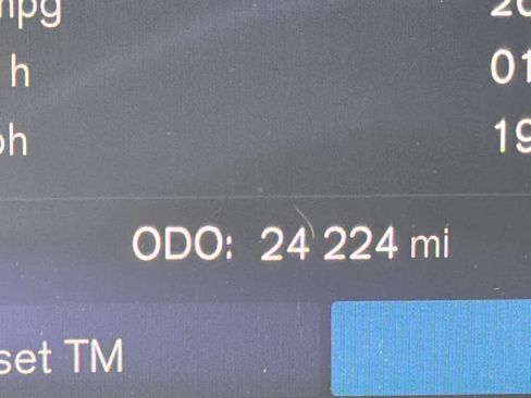 Certified 2025 Volvo XC60 B5 Plus AWD/4WD image 36