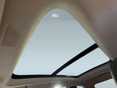 Used 2016 Volvo XC90 T6 Momentum w/ Momentum Plus Package image 14