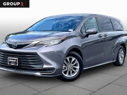Used 2022 Toyota Sienna LE