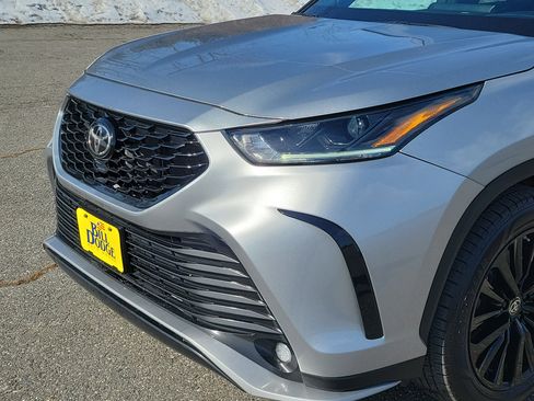 Used 2023 Toyota Highlander XSE image 9