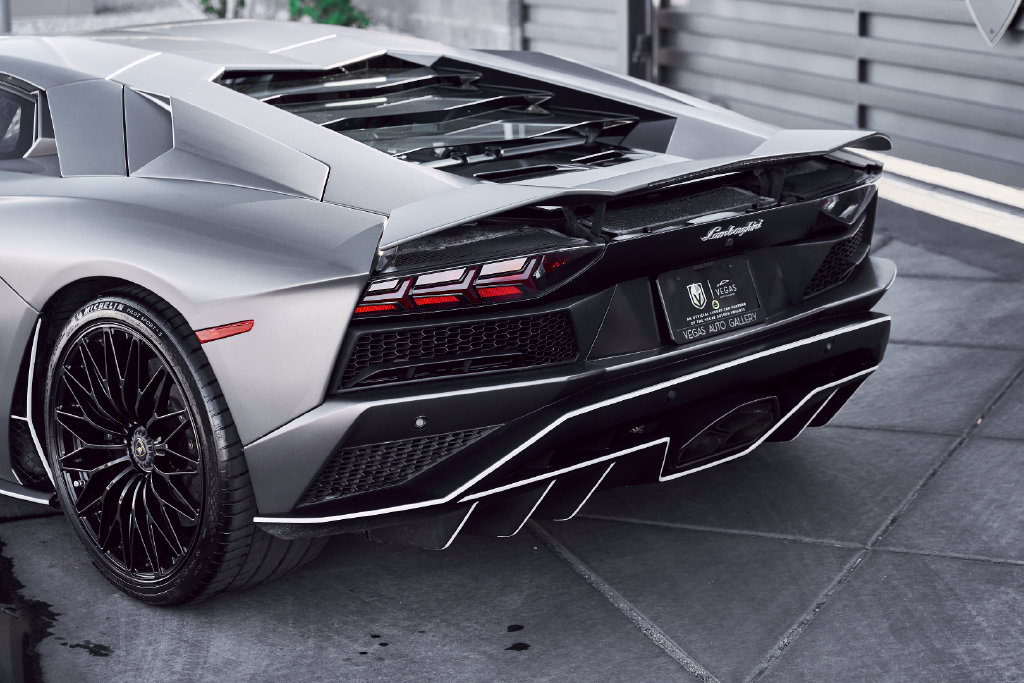 Used 2018 Lamborghini Aventador S AWD/4WD image 19