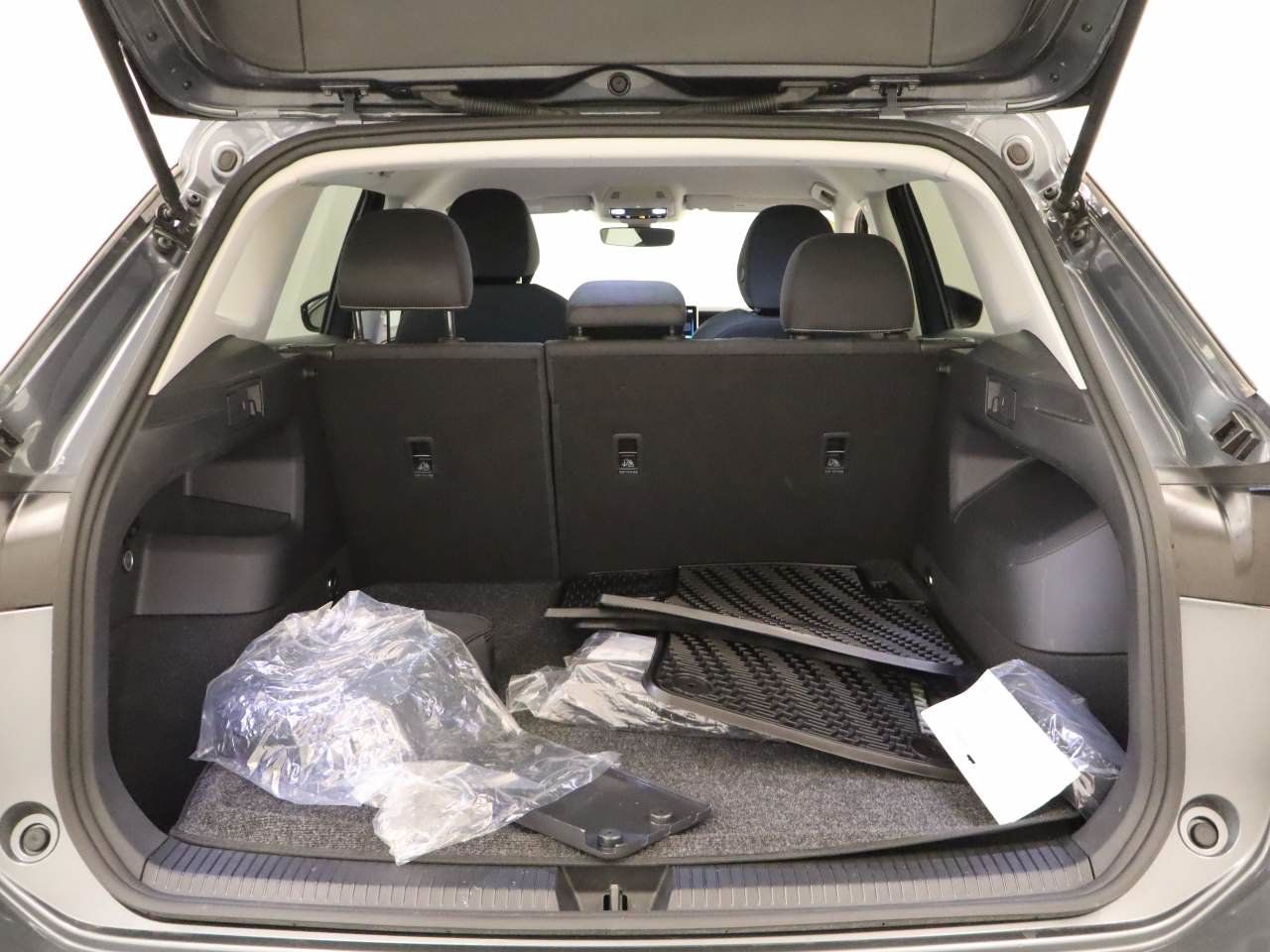 Certified 2026 Volkswagen Tiguan S FWD image 20