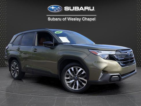 Certified 2025 Subaru Forester Touring AWD/4WD image 1