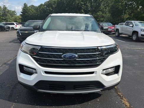 Used 2022 Ford Explorer XLT AWD/4WD image 8