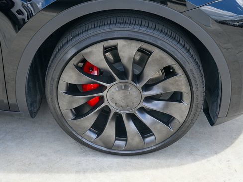 Used 2025 Tesla Model Y Performance AWD/4WD image 33