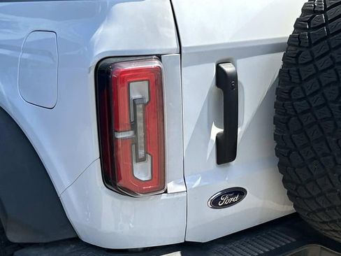 Used 2023 Ford Bronco Badlands w/ Sasquatch Package AWD/4WD image 7