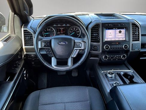 Used 2019 Ford Expedition XLT image 8