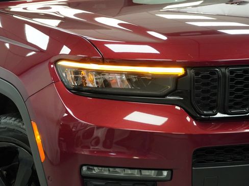 Certified 2025 Jeep Grand Cherokee L Limited w/ Luxury Tech Group II AWD/4WD image 6