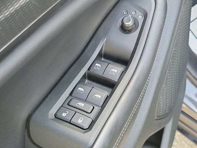 Used 2025 Jeep Grand Cherokee Laredo w/ Trailer Tow Package RWD image 18