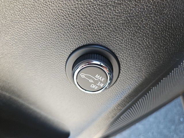 Used 2023 Buick Envision Essence FWD image 19