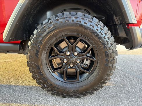 Used 2025 Jeep Wrangler Willys image 19