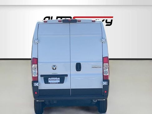Used 2024 RAM ProMaster 2500 w/ Convenience Group FWD image 6