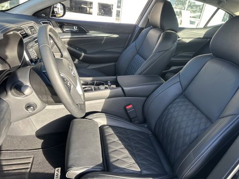 Used 2023 Nissan Maxima Platinum w/ Sport Mat Group image 10
