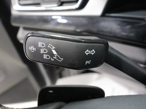 Used 2025 Volkswagen Atlas Cross Sport SE AWD/4WD image 37