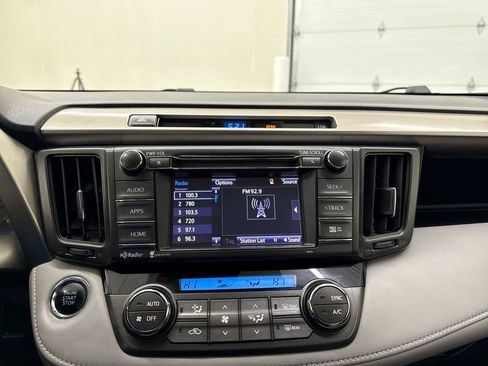 Used 2015 Toyota RAV4 Limited w/ Technology Package image 17