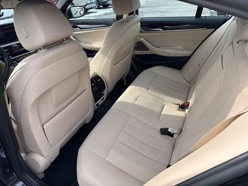 Used 2021 BMW 530i xDrive 530i xDrive w/ Premium Package image 14