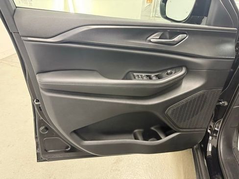 New 2025 Jeep Grand Cherokee L Altitude image 14