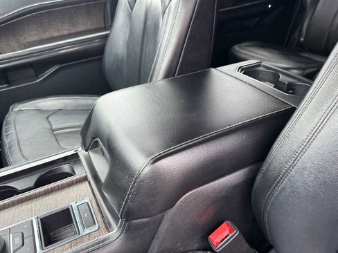 Used 2019 Ford Expedition Max Limited RWD image 14
