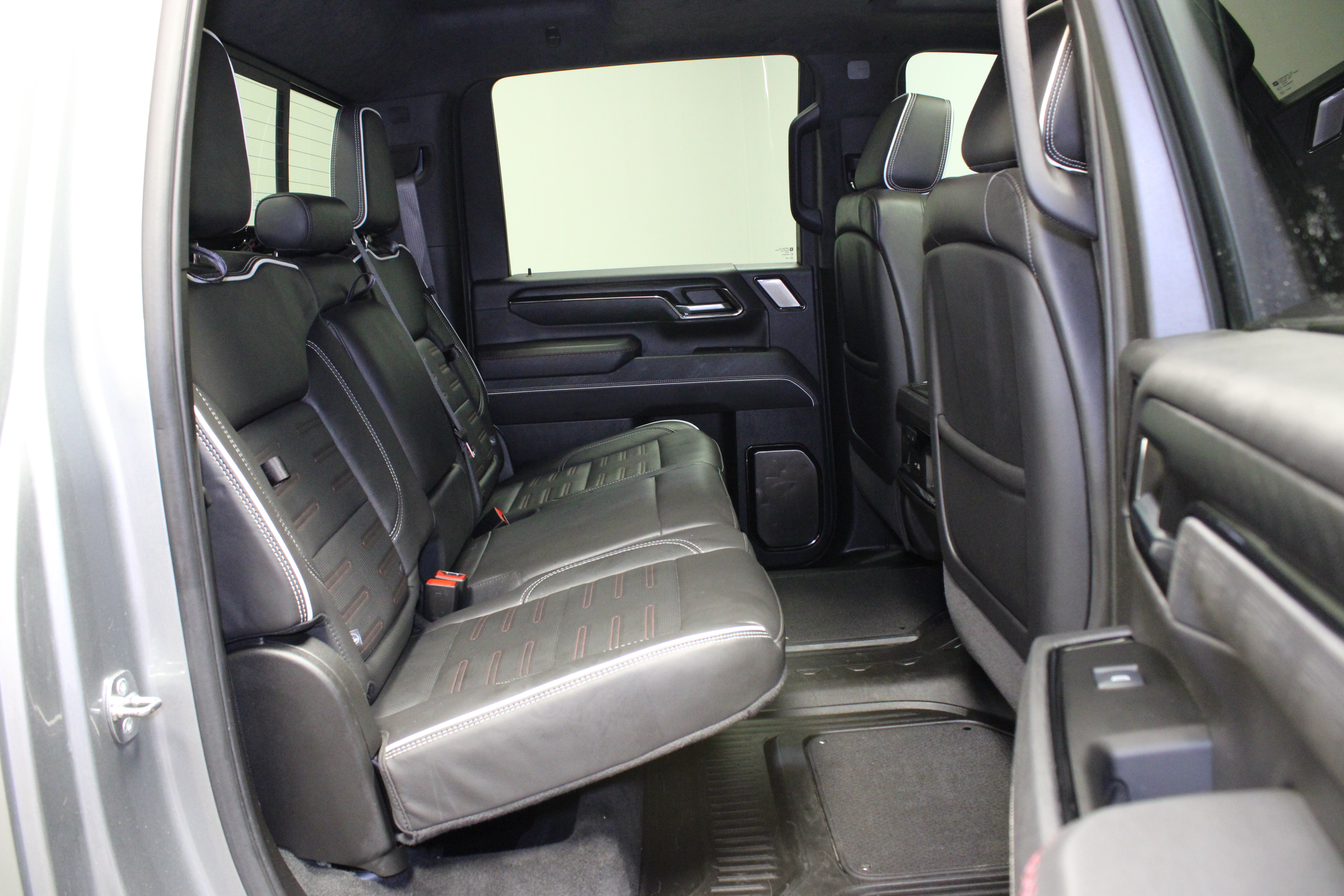 Used 2024 GMC Sierra 2500 AT4X AWD/4WD image 18