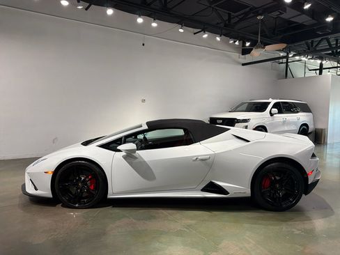 Used 2021 Lamborghini Huracan EVO image 33
