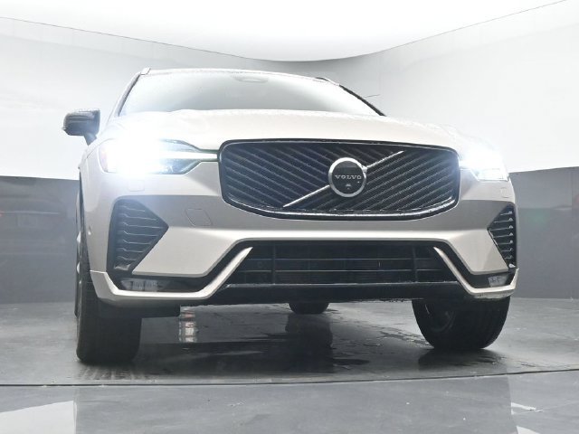 New 2026 Volvo XC60 B5 Plus w/ Protection Package Premier AWD/4WD image 37