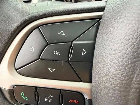 Used 2021 Jeep Compass Latitude w/ Sun and Sound Group FWD image 20