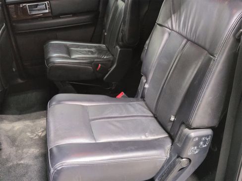 Used 2017 Lincoln Navigator L Select image 20