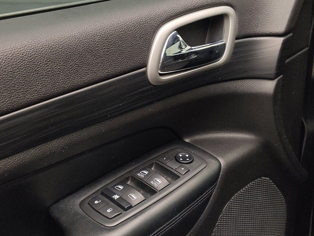 Used 2021 Jeep Grand Cherokee Laredo RWD image 27