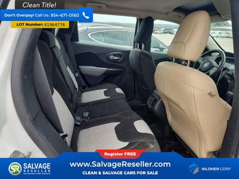 Used 2014 Jeep Cherokee Sport image 3