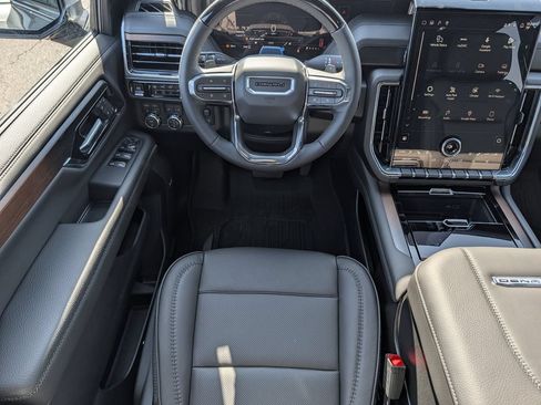 New 2026 GMC Yukon Denali w/ Denali Reserve Package AWD/4WD image 13