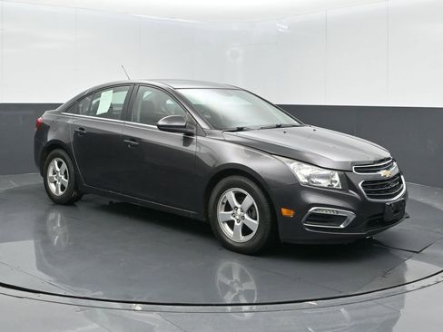 Used 2015 Chevrolet Cruze LT image 28