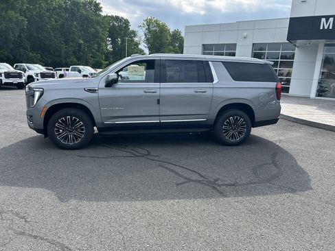 New 2026 GMC Yukon XL Elevation w/ Elevation Premium Package AWD/4WD image 2
