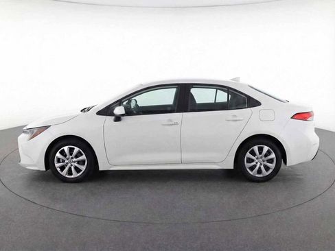 Used 2025 Toyota Corolla LE image 7