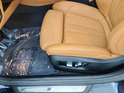 Used 2023 BMW 530e xDrive w/ Premium Package image 34