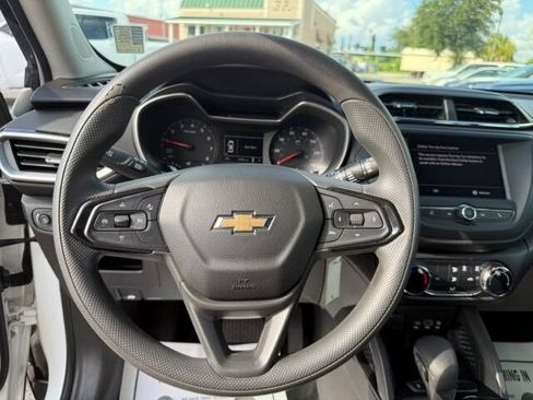 Used 2023 Chevrolet TrailBlazer LS FWD image 16