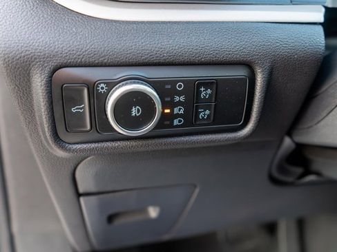 Used 2024 Ford Explorer XLT w/ Equipment Group 202A image 21