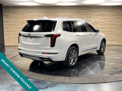Used 2022 Cadillac XT6 Premium Luxury image 9