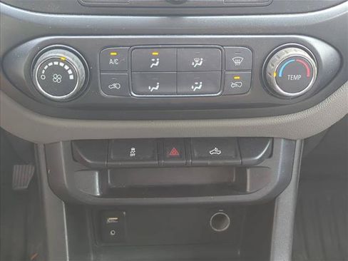 Used 2018 Chevrolet Colorado W/T RWD image 18