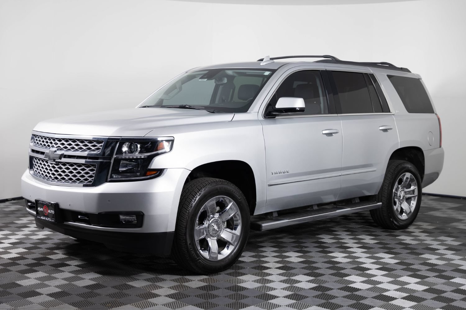 Used 2017 Chevrolet Tahoe LT w/ LT Signature Package AWD/4WD image 1