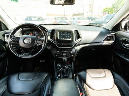 Used 2019 Jeep Cherokee Latitude Plus AWD/4WD image 27