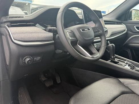 Used 2024 Jeep Compass Latitude AWD/4WD image 11