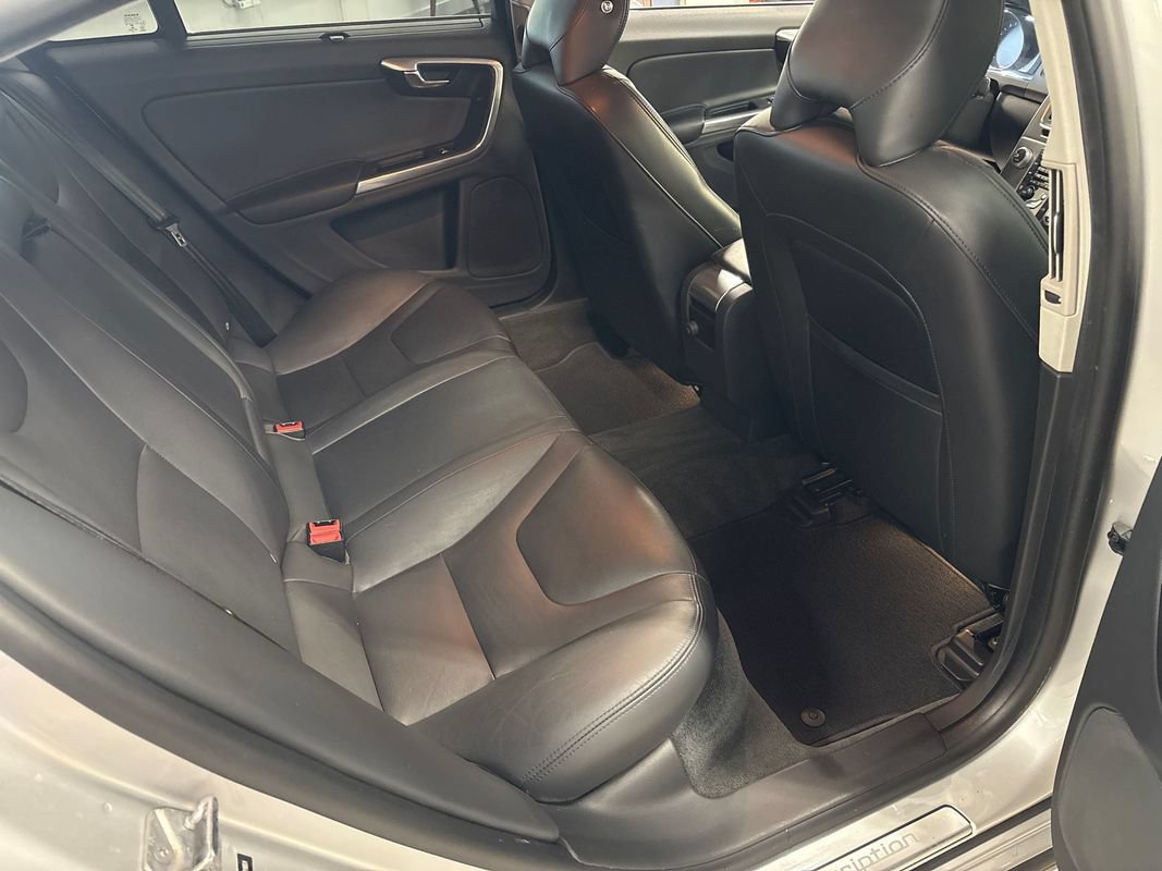 Used 2017 Volvo S60 T5 Inscription FWD image 40