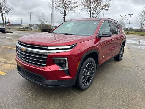 New 2026 Chevrolet Traverse LT w/ Sun and Wheel Package image 4