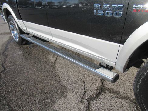 Used 2016 RAM 1500 Laramie w/ Convenience Group image 10