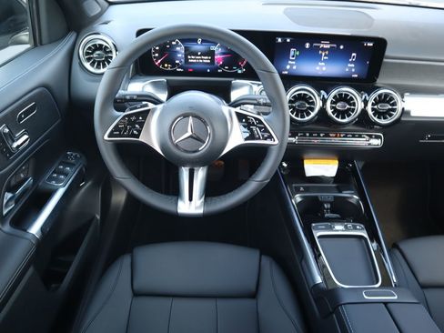 New 2026 Mercedes-Benz GLB 250 4MATIC image 11